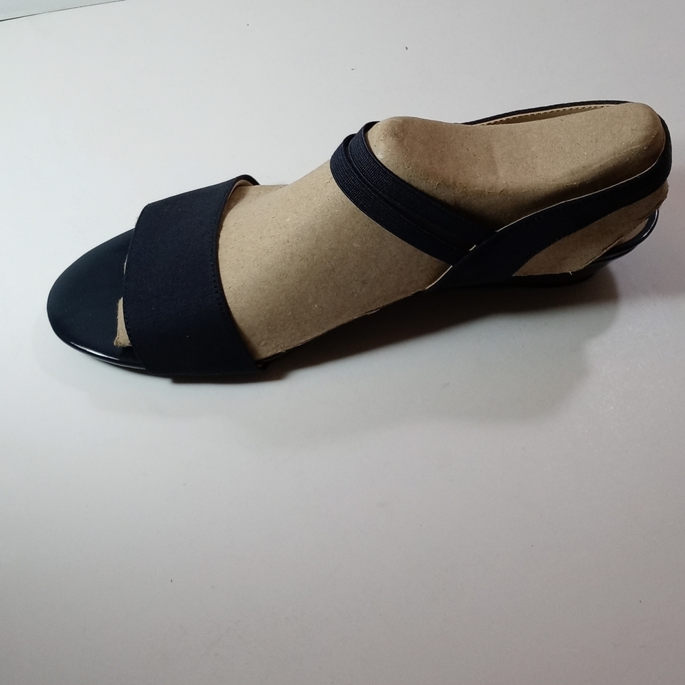 Sandal - Picture 3 of 5